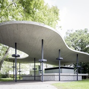 Grafenegg (N);
Catering Pavillon Wolke 7;
Bauherr_in: Grafenegg Kultur Betriebsges.m.b.H.;
Architektur: the next ENTERprise Architects ZT GmbH, Wien;
Freiraumplanung: Land in Sicht, Wien – © Lukas Schaller Grafenegg (N);
Catering Pavillon Wolke 7;
Bauherr_in: Grafenegg Kultur Betriebsges.m.b.H.;
Architektur: the next ENTERprise Architects ZT GmbH, Wien;
Freiraumplanung: Land in Sicht, Wien