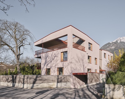 Bauherr:in: Imgang Development ZT GmbH
Architektur: Imgang Architekten ZT GmbH
Tragwerksplanung: IFS Ziviltechniker GmbH – © David Schreyer / Alexander Kofler Bauherr:in: Imgang Development ZT GmbH
Architektur: Imgang Architekten ZT GmbH
Tragwerksplanung: IFS Ziviltechniker GmbH