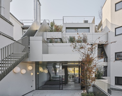 Bauherr:in: Boris Fischer
Architektur: chociwski architekten ZT-GmbH
Tragwerksplanung: iC consulenten Ziviltechniker GesmbH