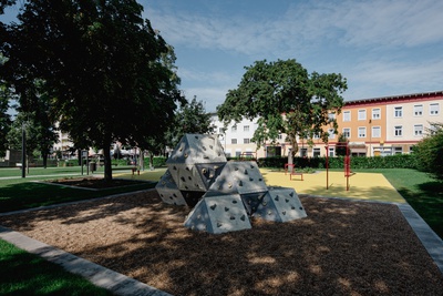 Bauherr:in: Stadtgemeinde Oberwart
Architektur: DI Heinz Gerbl