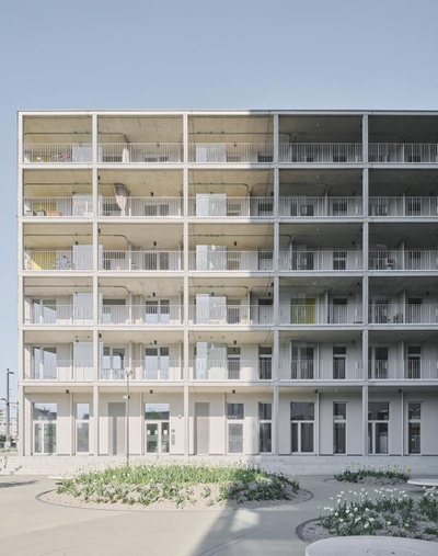 Bauherr:in: Wiener Städtische Versicherung AG
Architektur: StudioVlayStreeruwitz ZT GmbH
Freiraumplanung: Agence Ter
Tragwerksplanung: Mischek ZT GmbH