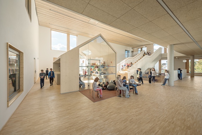Bauherrschaft: Stadtgemeinde Oberwart
Architektur: Franz und Sue ZT GmbH, Wien
Foto: Hertha Hurnaus – © Hertha Hurnaus Bauherrschaft: Stadtgemeinde Oberwart
Architektur: Franz und Sue ZT GmbH, Wien
Foto: Hertha Hurnaus