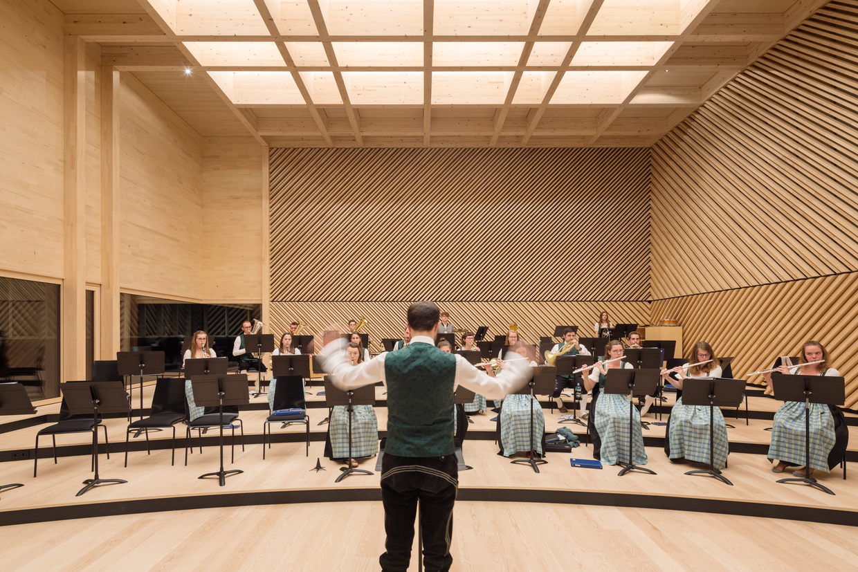 no_turnsaal_musikverein_kirchberg_am_wagram_bild-15von20_turnsaalmusikvereinkirchberg_foto15_c_leonhardhilzensauer_jpg.jpg-web.jpg Turnsaal & Musikverein Kirchberg am Wagram