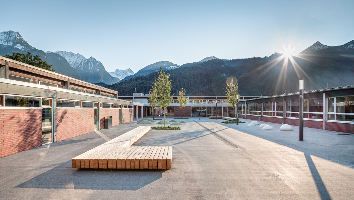 v_bildungscampus_nu_ziders_bild-3von5_bildungscampusnueziders_innnhof_c_finkthurnher_mackowitz_jpg.jpg-web.jpg v_bildungscampus_nu_ziders_bild-3von5_bildungscampusnueziders_innnhof_c_finkthurnher_mackowitz_jpg.jpg-web.jpg