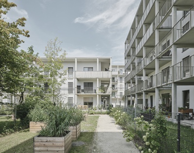 Bauherrschaft: STP Wohnungserrichtungs- u. Immobiliengesellschaft m.b.H. – Dennis Lin, Stefan Stolitzka
Architektur: balloon architekten ZT-OG – Rampula Gratl Wohofsky, Projektleitung: Andreas Gratl – © David Schreyer Bauherrschaft: STP Wohnungserrichtungs- u. Immobiliengesellschaft m.b.H. – Dennis Lin, Stefan Stolitzka
Architektur: balloon architekten ZT-OG – Rampula Gratl Wohofsky, Projektleitung: Andreas Gratl