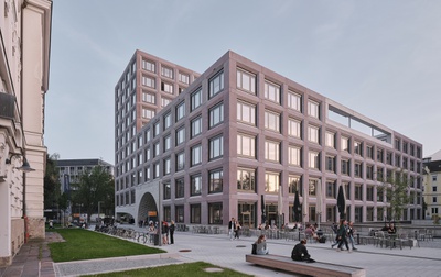 Bauherr:in:	BIG Bundesimmobiliengesellschaft m.b.H & Leopold-Franzens-Universität Innsbruck 
Architektur:	mohr niklas architekten ZT GmbH 
Freiraumplanung: Kieran Fraser Landscape Design e.U. 
Tragwerksplanung: Alfred Brunnsteiner – dibral