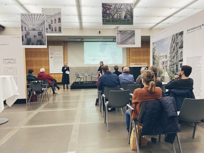 Eröffnung durch Lina Streerutwitz, Moderation Franziska Leeb