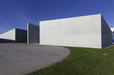 KAMP Firmengebäude, Theresienfeld, Niederösterreich; Bauherr: Josef Kampichler; Architektur: gerner°gerner plus, architekten gerner und partner zt gmbh, Wien – © Adolph Stiller KAMP Firmengebäude, Theresienfeld, Niederösterreich; Bauherr: Josef Kampichler; Architektur: gerner°gerner plus, architekten gerner und partner zt gmbh, Wien