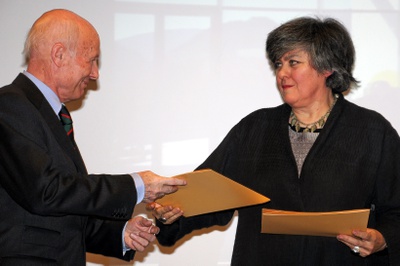 Projekt: MUSEUM LIAUNIG, Neuhaus / Suha (Kärnten); Bauherr: Dkfm. Herbert Liaunig; Architekten: Querkraft Architekten ZT GmbH Jakob Dunkl, Gerd Erhartt, Peter Sapp, Wien – Den Preis nahm in Vertretung des Bauherrn der Ausstellungskurator Prof. Peter Baum entgegen, eine Urkunde erhielten auch die Architekten Jakob Dunkl, Gerd Erhartt und Peter Sapp.