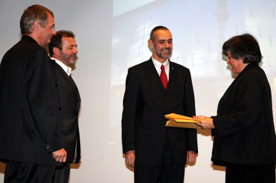 Projekt: RONDO HOME & BUSINESS, Graz (Steiermark); Bauherrin: ÖWGes – Gemeinnützige Wohnbau-GmbH, Graz (GF Gerhard Königsberger, GF Mag. Christian Krainer); Architekten: DI Markus Pernthaler Architekt ZT GmbH, Graz – Den Preis nahmen GF Gerhard Königsberger und GF Mag. Christian Krainer für die ÖWGes entgegen, eine Urkunde erhielt auch der Architekt Markus Pernthaler.