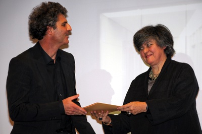 Projekt: UNIVERSITÄT MOZARTEUM, NEUBAU UND GENERALSANIERUNG, Salzburg; Bauherrin: BIG Bundesimmobiliengesellschaft mbH; Architektur: Robert Rechenauer Architekt BDA, München – Den Preis nahm DI Karl Dürhammer für die BIG entgegen, eine Urkunde erhielt auch Architekt Robert Rechenauer.