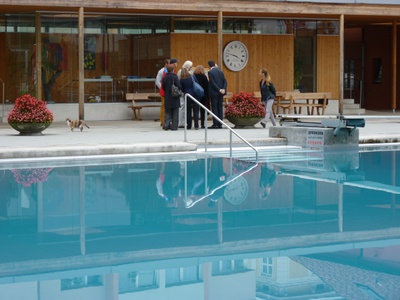 Bauherrenpreis 2014 – Die Juryreise – Besuch der Schwimmschule Steyr  der Architekten Luger & Maul.