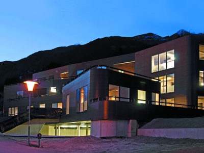 Appartementanlage S.U.N., Matrei/Osttirol: Wohnanlage mit Veranstaltungsbereich. Bauherr: Friedrich GANZER, Architektur: Squid architecture / Gundolf Leitner, Peter Raneburger
