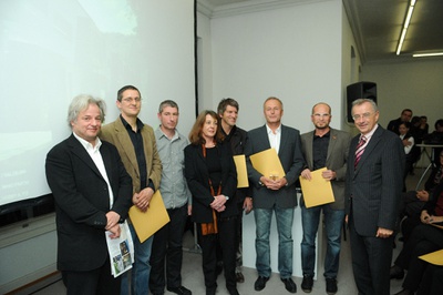 Preisverleihung Gusswerk Areal: Rainer Köberl (Jury), zv-Präsidentin Marta Schreieck, LH Herbert Sausgruber, Bauherr Marco Sillaber (Immo Partner GmbH), die Architekten: Hobby.A, LP Architektur ZT GmbH - Thomas Lechner, Forsthuber/ Scheithauer Architekten.