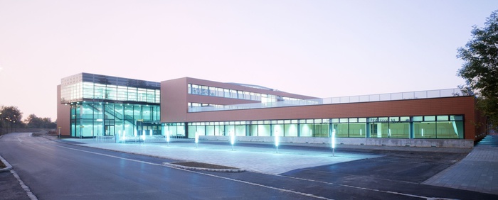 Bundesgymnasium und Bundesrealgymnasium Wolkersdorf, Architektur Consult, 2003