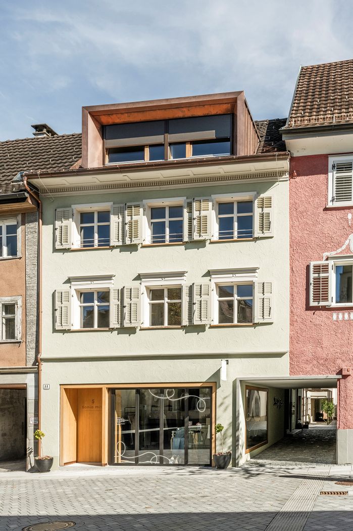 Bauherrschaft: Schadenbauer Projekt- und Quartierentwicklungs GmbH; Stadt Hohenems Architektur: Architekten Nägele Waibel/ Bernardo Bader Architekten/ Georg Bechter Architektur + Design/ HEIN architekten/ Imgang Architekten/ ma.lo architectural office zusammen mit DI Michael Egger Freiraumplanung: lohrer.hochrein.landschaftsarchitekten und stadtplaner, München (Begegnungszone)/ Stadtland Büro für Raum- u. Landschaftsplanung, Hohenems (private Freiraumplanung)