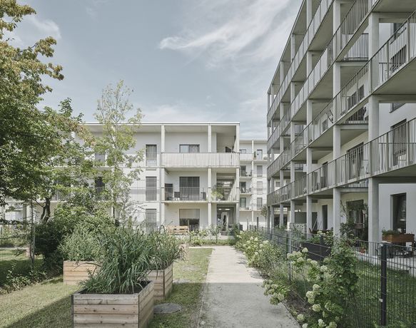 Bauherrschaft: STP Wohnungserrichtungs- u. Immobiliengesellschaft m.b.H. – Dennis Lin, Stefan Stolitzka
Architektur: balloon architekten ZT-OG – Rampula Gratl Wohofsky, Projektleitung: Andreas Gratl
