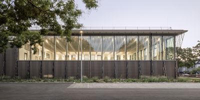 Bauherr:in: MA44, Abteilung Bäder Architektur: illiz architektur ZT GmbH Freiraumplanung: Green4Cities GmbH Tragwerksplanung: Plantec Dr. Christian Rehbichler ZT GmbH