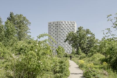 Bauherr:in: KIBB Immobilien GmbH Architektur: Franz und Sue ZT GmbH Freiraumplanung: EGKK Landschaftsarchitektur Tragwerksplanung: Dr. Ronald Mischek ZT GmbH