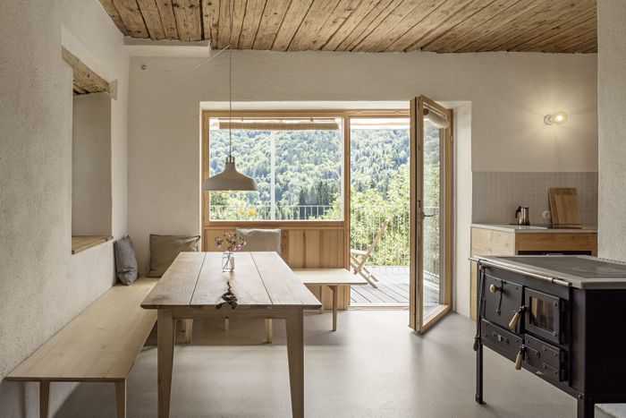 Weinstöckl Remschnigg, Remschnigg/Leutschach; 
Bauherr:in:	Christine Börger; 
Architektur:	Architektin Anna Wickenhauser mit Dylan Mundy Clowry